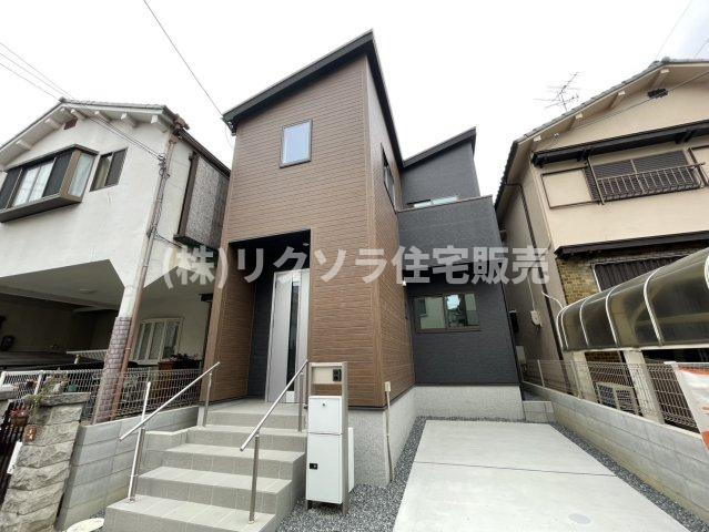 太秦中町　新築一戸建ての外観|新しい生活にいかがでしょうか？外観はお住まいの顔になります。こだわりたいポイントですね。外壁塗装や屋根塗装のご相談も承っております。
■現地内覧・資金計画相談・住宅ローン相談もお問合せ受付中■