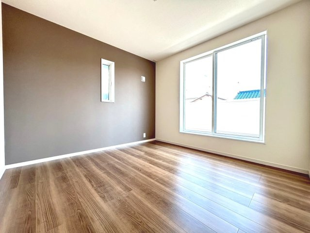 リーブルガーデン　一宮市今伊勢町馬寄第3　全1区画分譲の寝室|すべての居室にはたっぷり収納できる大型のクローゼット、各室に２４時間換気システムを設置しています。
排気ファンから低風量で24時間強制排気し、家の中の空気をいつも新鮮に保ちます。
