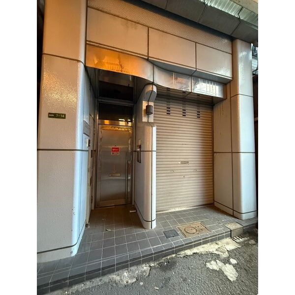 大阪市北区池田町の店舗一部の外観
