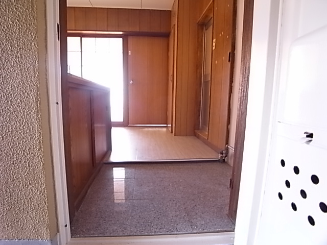 サンハイム北舞子の玄関