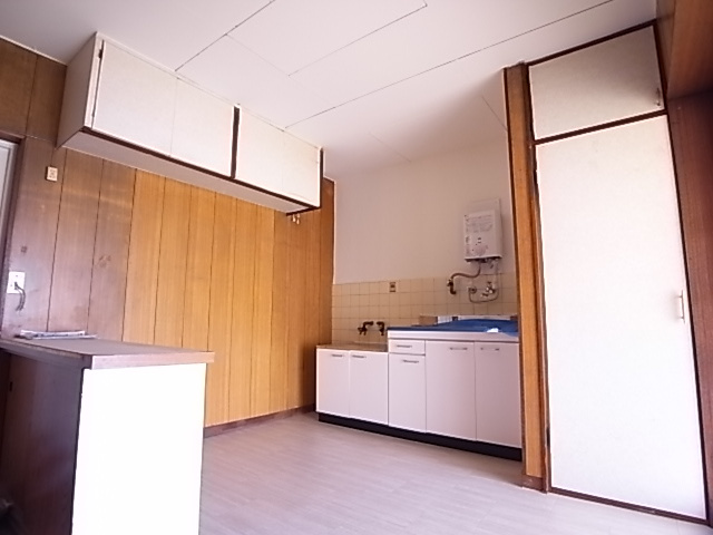 サンハイム北舞子の居間・リビング