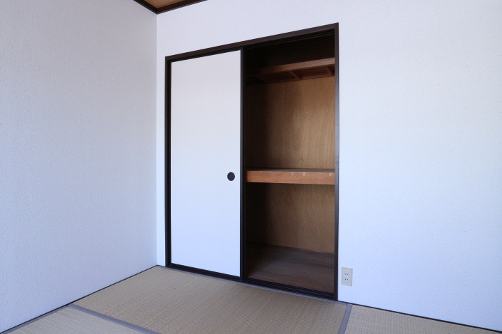 ガーデンハイム五色山の収納