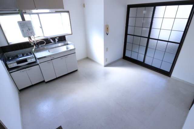 ガーデンハイム五色山の居間・リビング