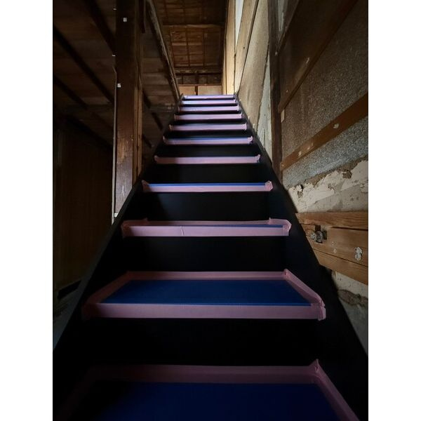 大阪市中央区東心斎橋１丁目の店舗事務所の玄関