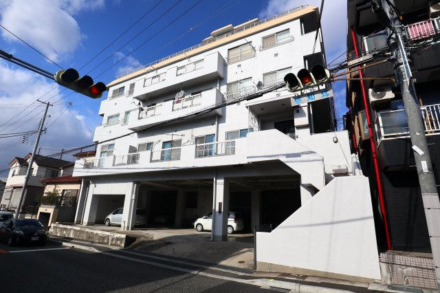 潮見が丘コーポラスの外観