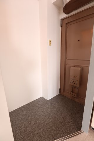 潮見が丘コーポラスの玄関