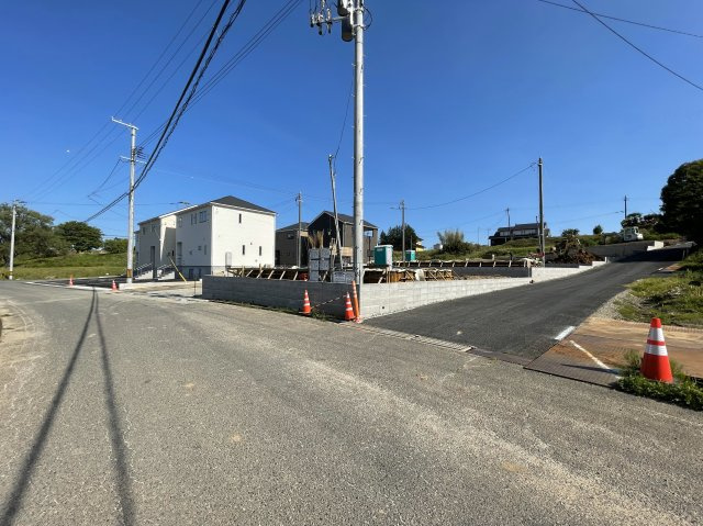 新築戸建・建売　本宮市青田第1　CRADLE GARDEN　全11棟の前面道路含む現地写真