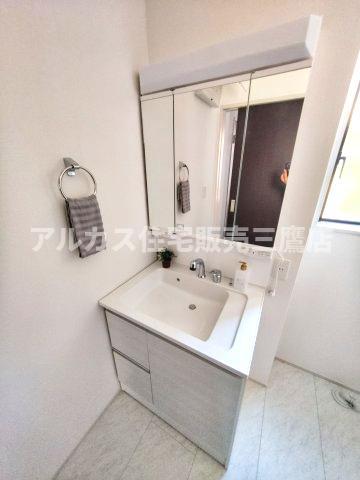 三鷹市上連雀６丁目 中央線 三鷹駅 新築戸建の独立洗面台