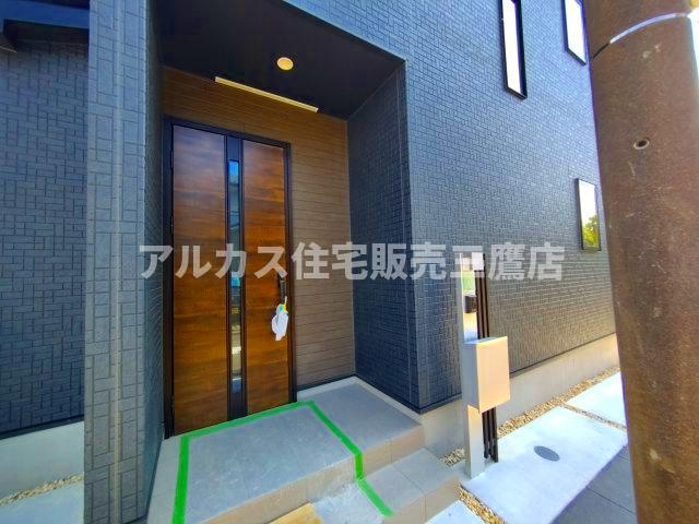 三鷹市上連雀６丁目 中央線 三鷹駅 新築戸建のエントランス