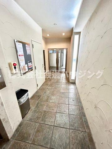 カルム緑地公園5のエントランス