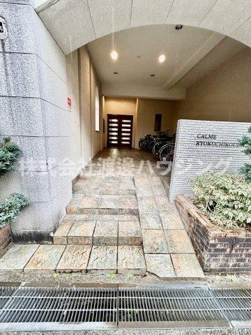 カルム緑地公園5のエントランス