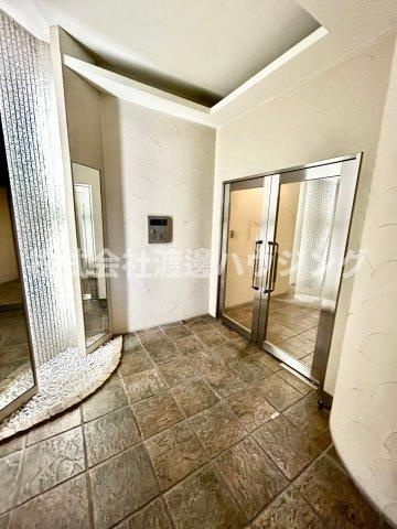 カルム緑地公園5のエントランス