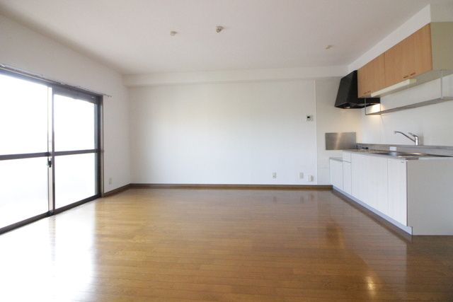 メゾンルミエールの居間・リビング|広いリビング★