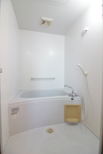 メゾンルミエールの浴室|きれいなお風呂です♪