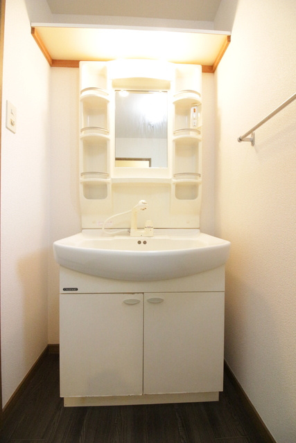 メゾンルミエールの洗面所|広い洗面スペースです★