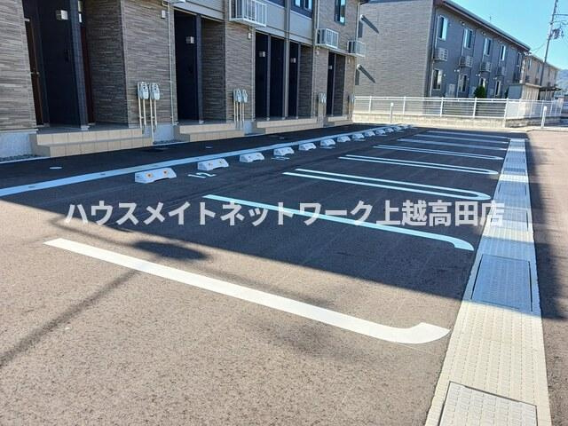 Ｍａｉｓｏｎ　ｄｅ　ＹＫ　Ⅰの駐車場|消雪付駐車場