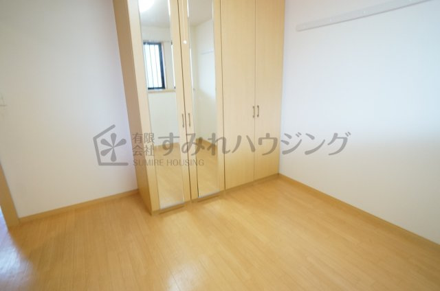 ラークハイムの寝室|参考、同建物・同間取りの号室