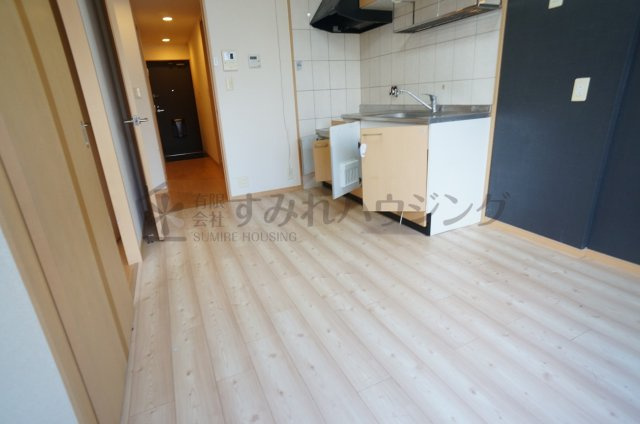 ラークハイムの居間・リビング|参考、同建物・同間取りの号室