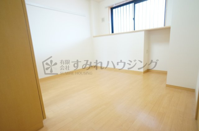 ラークハイムの寝室|参考、同建物・同間取りの号室