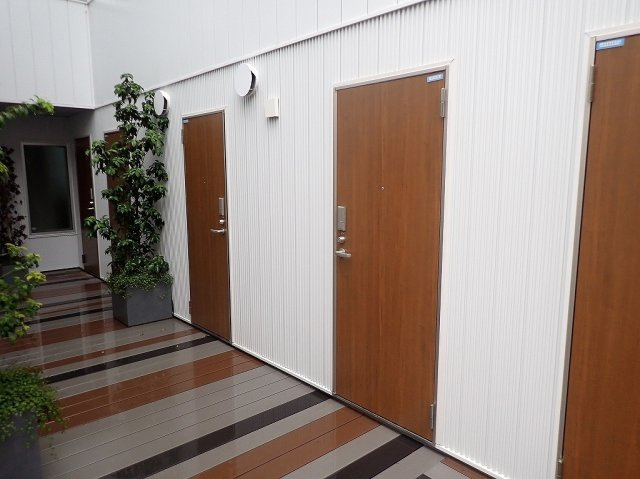 グランエッグス本郷の外観