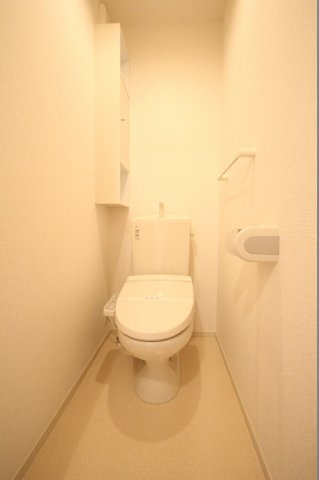 アバンツァート西島のトイレ|※左右反転タイプ