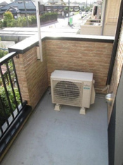 外からの目が気にならないバルコニーで洗濯物が干せます