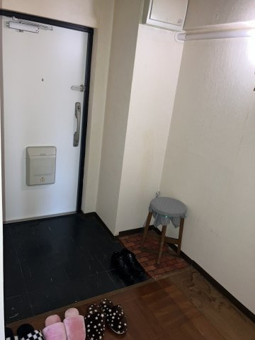 山科音羽マンションA棟の玄関|玄関部分