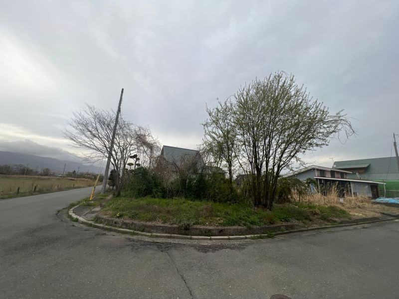 高島市今津町北仰217-37,201-49　売土地の前面道路含む現地写真