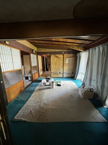 滋賀県蒲生郡日野町安部居678,679　中古戸建の駐車場|駐車場に車を止められます