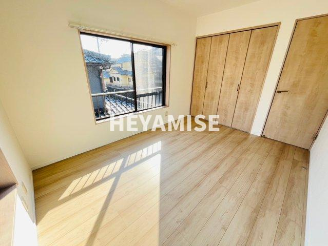 長崎市城山台1丁目戸建の洋室