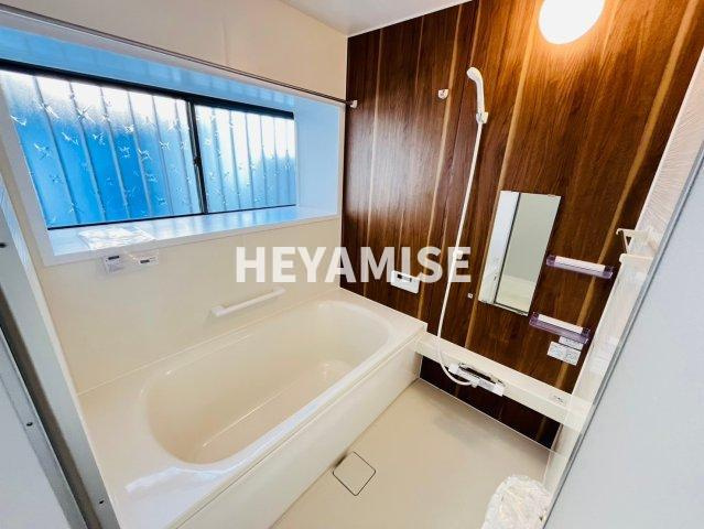 長崎市城山台1丁目戸建の浴室