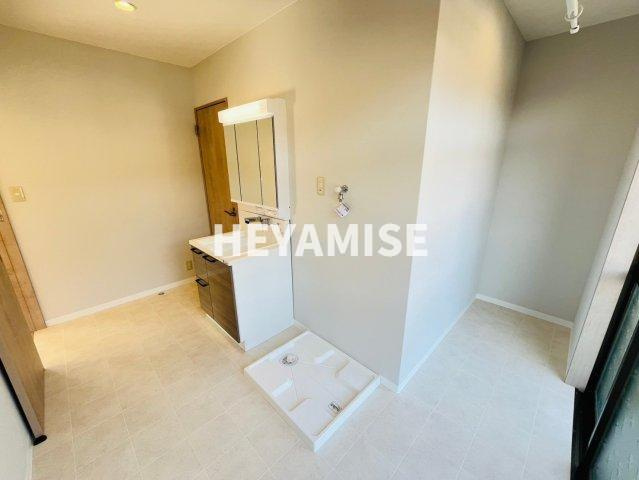 長崎市城山台1丁目戸建の脱衣所