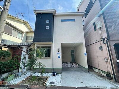 仁和寺町　中古一戸建ての外観|新しい生活にいかがでしょうか？外観はお住まいの顔になります。こだわりたいポイントですね。外壁塗装や屋根塗装のご相談も承っております。
■現地内覧・資金計画相談・住宅ローン相談もお問合せ受付中■