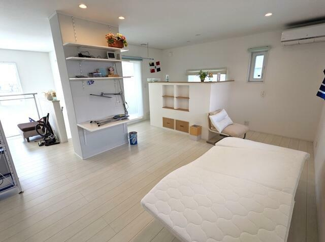 西村山郡河北町谷地所岡2丁目の居間・リビング|2階のフリースペースは仕切って部屋にもできますし、お子様の遊び場としても広々とお使いいただけます♪