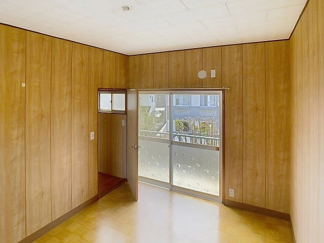 塚ノ原の一戸建ての洋室|ゆったりした洋室です