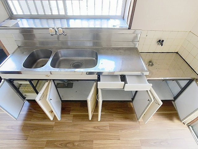 塚ノ原の一戸建ての内装|内装は落ち着いています