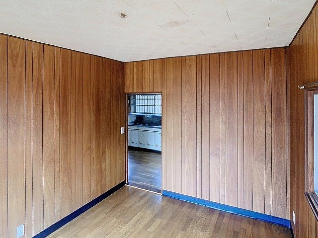 塚ノ原の一戸建ての洋室|きれいな洋室です