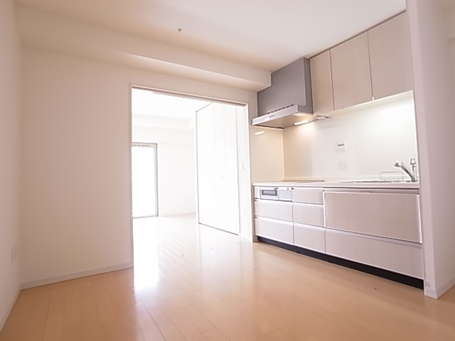 神戸市長田区若松町３丁目の賃貸マンションの居間・リビング