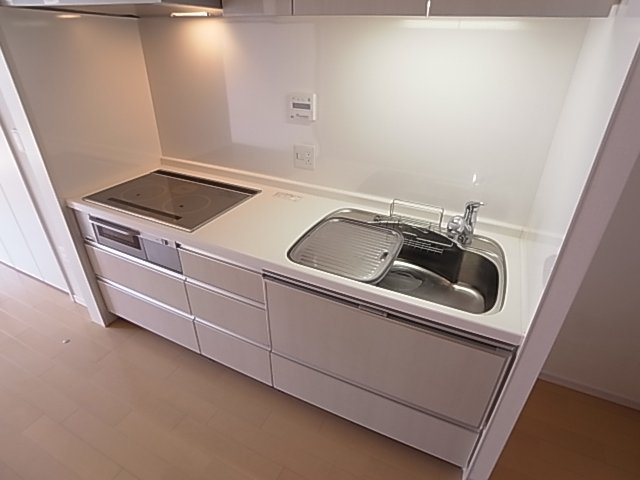 神戸市長田区若松町３丁目の賃貸マンションのキッチン|システムキッチン（IH3口）