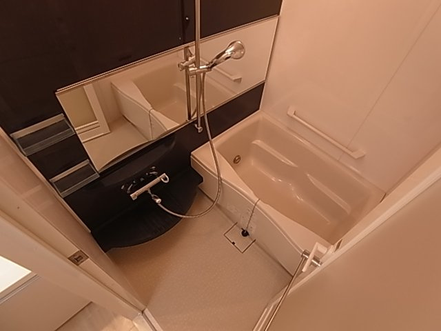 神戸市長田区若松町３丁目の賃貸マンションの浴室