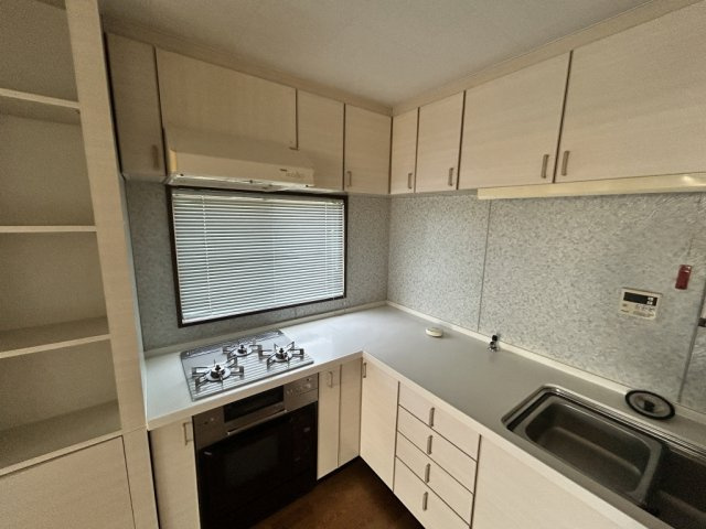 大和高田市本郷町の賃貸マンションのキッチン