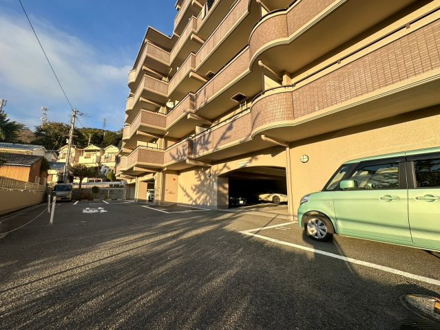 ライオンズマンション須磨妙法寺の駐車場