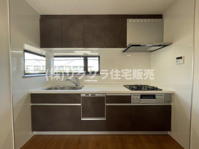 豊野町　中古一戸建てのキッチン|システムキッチン
■物件内覧・資金計画相談・住宅ローン相談、リフォーム相談、お問合せ受付中■
※当日・翌日のご内覧、ご相談はお電話でのお問合せがスムーズです！