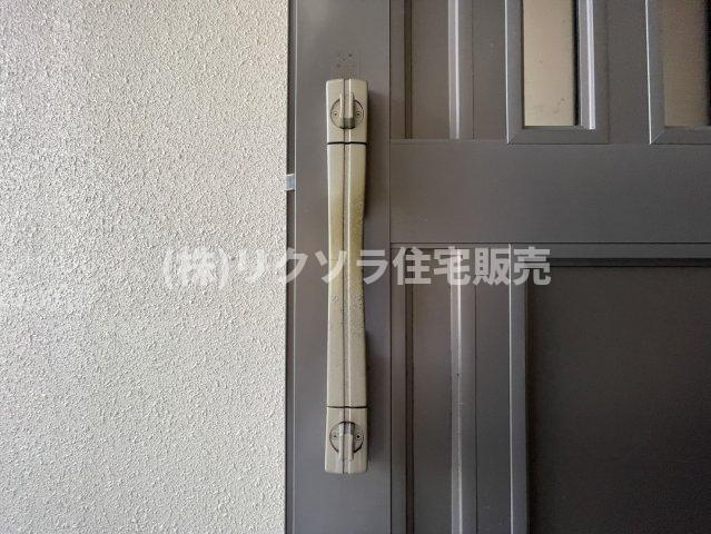 豊野町　中古一戸建ての防犯設備|ツーシリンダー錠
■物件内覧・資金計画相談・住宅ローン相談、リフォーム相談、お問合せ受付中■
※当日・翌日のご内覧、ご相談はお電話でのお問合せがスムーズです！