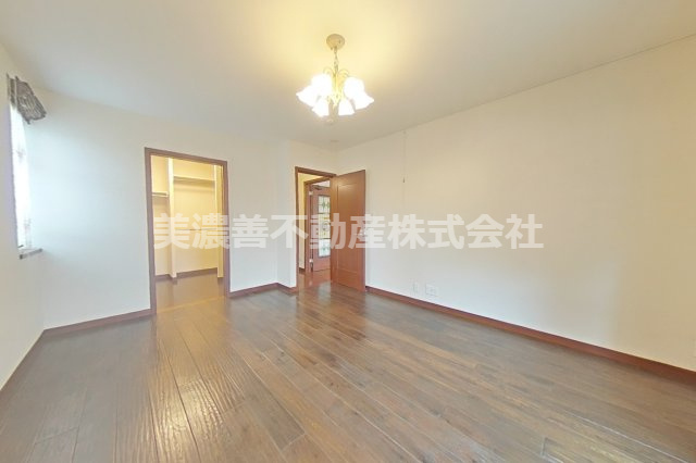 ６５１８２　岐阜市正木南１丁目中古住宅（平家）の洋室