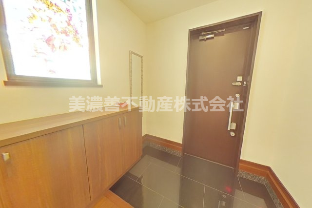 ６５１８２　岐阜市正木南１丁目中古住宅（平家）の玄関