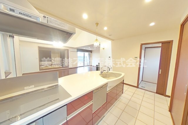 ６５１８２　岐阜市正木南１丁目中古住宅（平家）のキッチン