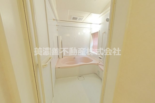 ６５１８２　岐阜市正木南１丁目中古住宅（平家）の浴室