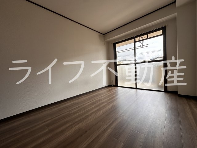 石賀ハイムの内装|明るい室内です