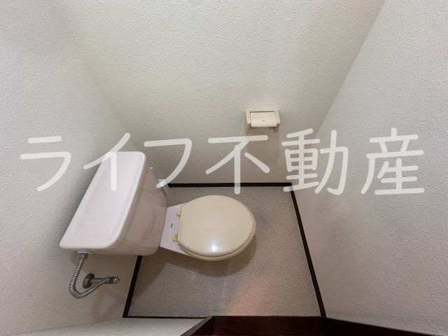 石賀ハイムのトイレ|落ち着いた色調のトイレです